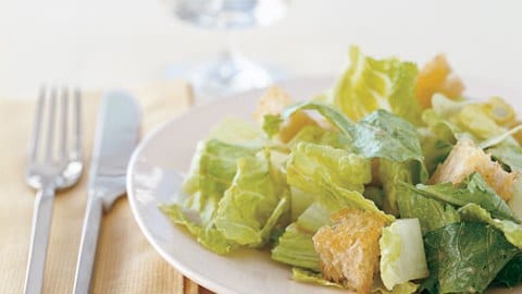 Read more about the article Caesar Salad with Homemade Croutons Recipe